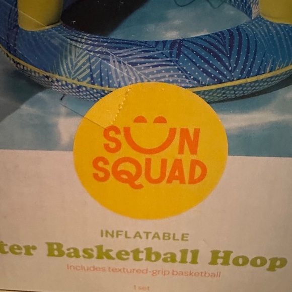 Sun Squad‎ Inflatable Water Basketball Hoop Set - Blue and Yellow - Picture 2 of 7